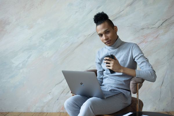Étudiant en pleine session de travail